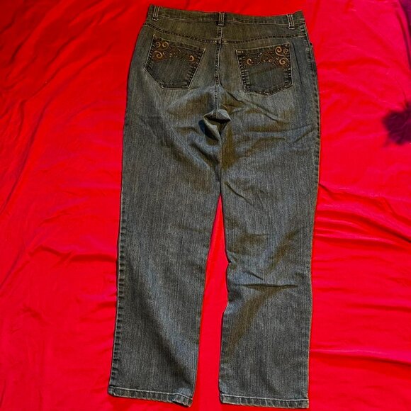 Gloria Vanderbilt denim jeans. Amanda straight fit size 14. Embroidered - Picture 4 of 6